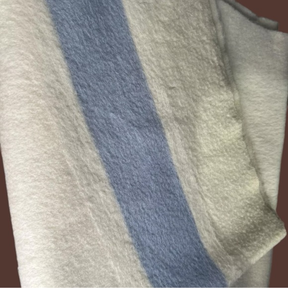 RARE Hudson Bay Baby Blue & Ivory 3.5 Point Wool Blanket EXTREMELY NICE! - Picture 4 of 8